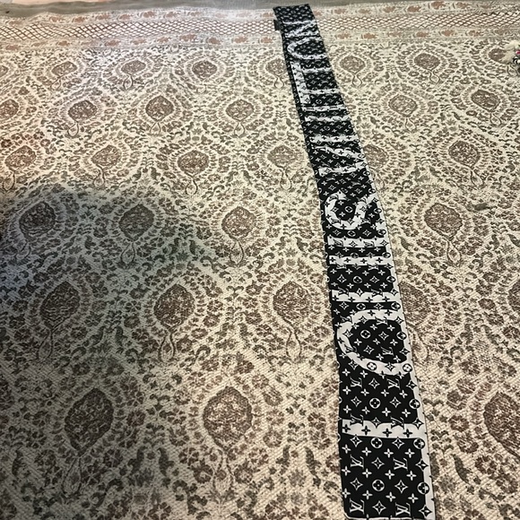 FLEUR PATTERN INFINITY BANDEAU / SILK SCARF - Picture 2 of 4